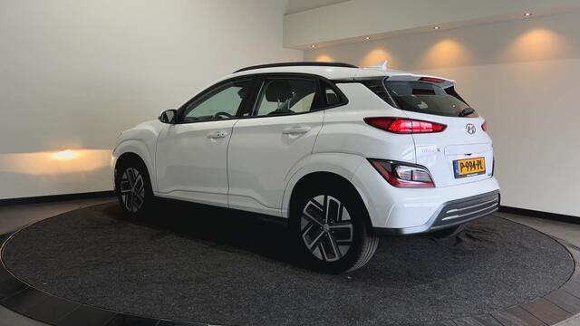 Hyundai Kona EV Comfort 39 kWh SOH 95,2% | Verwarmde stoelen | Digitaal dashboard | Warmtepomp | Navigatie
