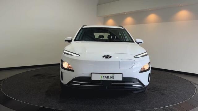 Hyundai Kona EV Comfort 39 kWh SOH 95,2% | Verwarmde stoelen | Digitaal dashboard | Warmtepomp | Navigatie