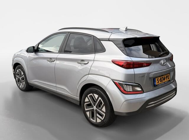 Hyundai Kona EV Premium 64 kWh 3 fase | Luxe uitvoering | Navigatie | HUD | Leder