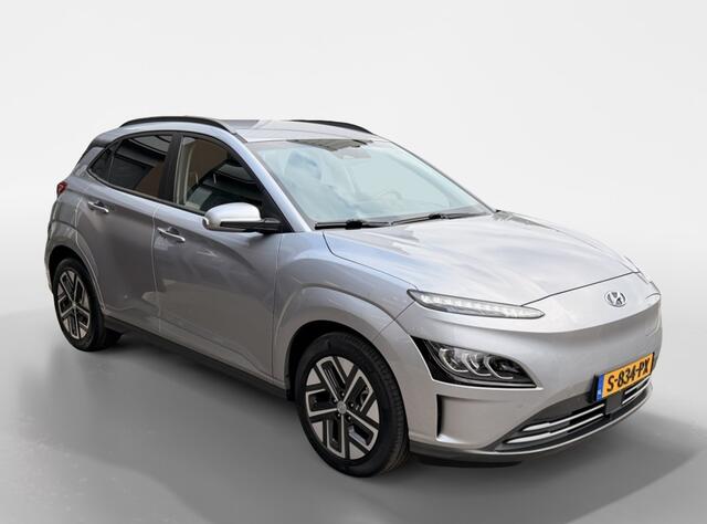 Hyundai Kona EV Premium 64 kWh 3 fase | Luxe uitvoering | Navigatie | HUD | Leder