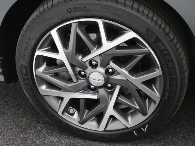 Hyundai Kona 1.6 GDI HEV Premium / Lederen bekleding / HUD Display / Navigatie / Adaptieve Cruise Control / Elektrisch stoel voor / Stoel verwarming & koeling voor / NL Auto / Historie aanwezig /