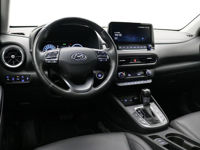Hyundai Kona 1.6 GDI HEV Premium / Lederen bekleding / HUD Display / Navigatie / Adaptieve Cruise Control / Elektrisch stoel voor / Stoel verwarming & koeling voor / NL Auto / Historie aanwezig /