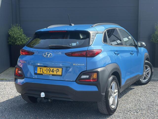 Hyundai Kona 1.0T Essence 2e Eigenaar,Trekhaak,Camera,Carplay,Navi,Clima,Cruise,6 Bak,N.A.P,120pk,Lm velgen,Rijstrooksensor,Pdc,Apk tot 03-2027