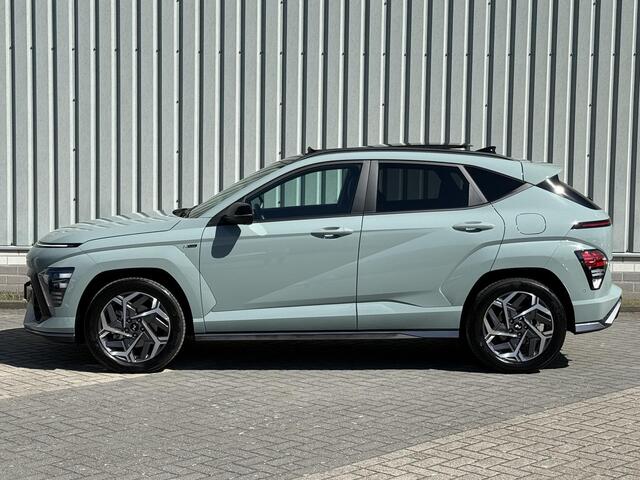 Hyundai Kona 1.6 GDI HEV N Line Sky / Stoel verwarming/verkoeling / Schuif/Kantel dak / Parkeerassistent / 360 Camera / Dashcam / Elektrische achterklep / Bose Audio /
