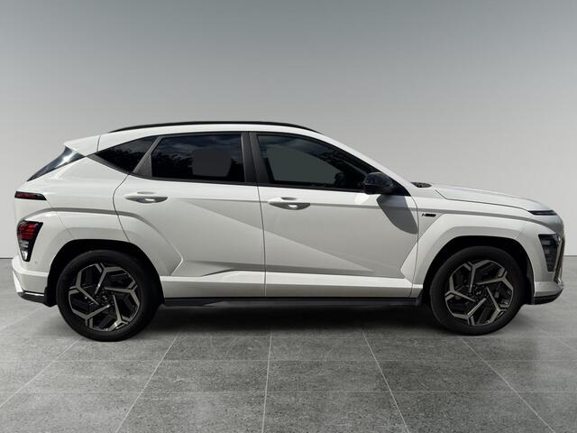 Hyundai Kona 1.6 GDI 140pk HEV N Line | TREKHAAK | ALCANTARA BEK. | BLIND SPOT & 360o CAMERA | STOEL VERW. & VENTILATIE | AUTOMAAT |