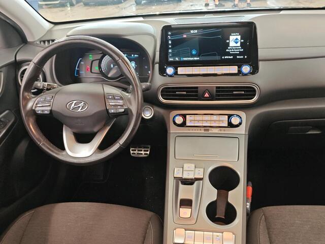 Hyundai Kona EV COMFORT 64 KWH (100% SOH) I 3-FASE LADEN I WARMTEPOMP I ADAPTIVE CRUISE CONTROL I P-CAMERA