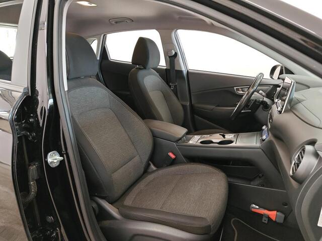 Hyundai Kona EV COMFORT 64 KWH (100% SOH) I 3-FASE LADEN I WARMTEPOMP I ADAPTIVE CRUISE CONTROL I P-CAMERA