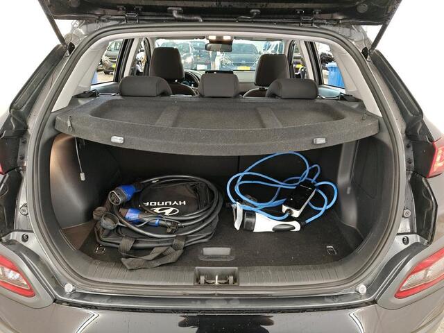 Hyundai Kona EV COMFORT 64 KWH (100% SOH) I 3-FASE LADEN I WARMTEPOMP I ADAPTIVE CRUISE CONTROL I P-CAMERA