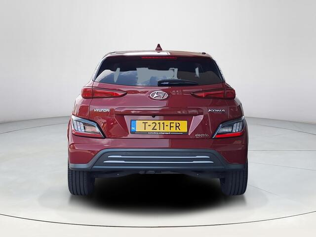 Hyundai Kona EV Fashion 64 kWh | Trekhaak | Apple Carplay/Android Auto | Achteruitrijcamera | Lichtmetalen velgen | Climate control | Navigatie |
