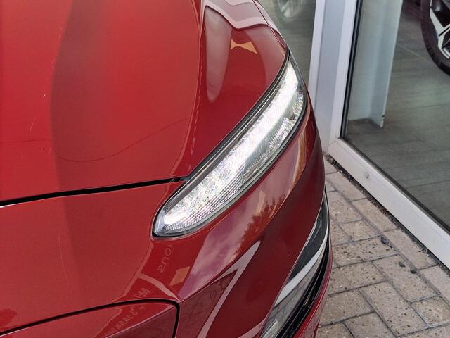 Hyundai Kona EV Fashion 64 kWh | Trekhaak | Apple Carplay/Android Auto | Achteruitrijcamera | Lichtmetalen velgen | Climate control | Navigatie |