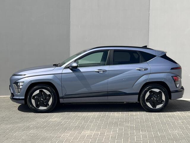 Hyundai Kona Electric Comfort Smart 65.4 kWh / Trekhaak afneembaar 750 kg / CCS snel laden / HUD / Stuur- en stoelverwarming / Navi / Apple Carplay Android / 18" LM wielen /