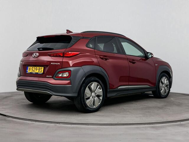 Hyundai Kona EV Fashion 64 kWh | SOH | Navi | Stoelverwarming | Head Up Display | Blind spot | Privacy glass