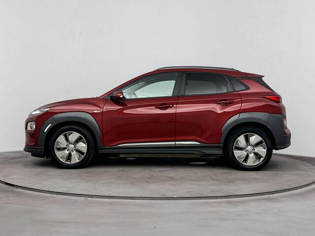 Hyundai Kona EV Fashion 64 kWh | SOH | Navi | Stoelverwarming | Head Up Display | Blind spot | Privacy glass