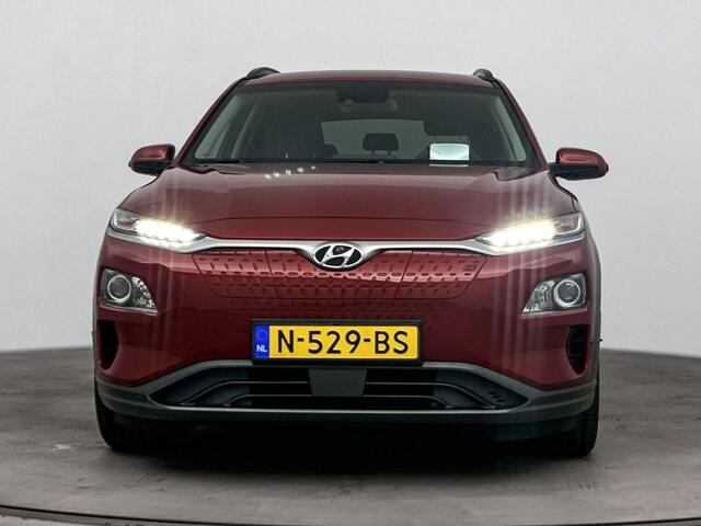 Hyundai Kona EV Fashion 64 kWh | SOH | Navi | Stoelverwarming | Head Up Display | Blind spot | Privacy glass
