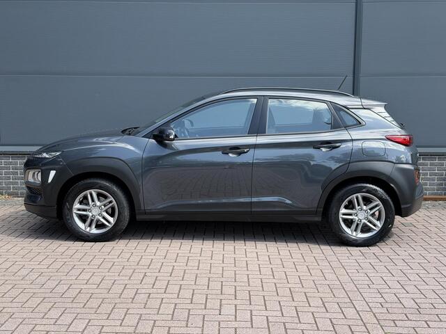 Hyundai Kona 1.0T Essence / Dealer Onderhouden / Trekhaak / 1200KG Trekgewicht / Navigatie / Achteruitrijcamera / Krell Audio / Parkeersensoren Achter / All-Season Banden /