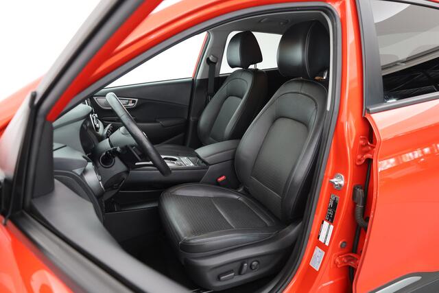 Hyundai Kona EV Premium 64 kWh | |Rijklaar ! |SOH 96.6% | Warmtepomp | HUD | Krell | Adapt. Cruise | Camera | Stoel- Stuurverw. | Keyless | Leder