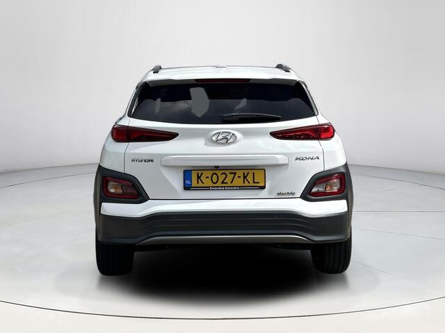 Hyundai Kona EV Limited 64 kWh | Automaat | Navigatie | Cruise Control | Climate Control | Parkeersensoren | Parkeercamera | Rijklaar! |
