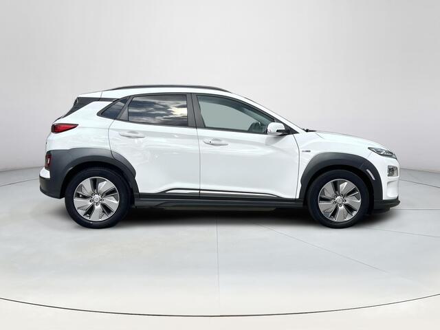 Hyundai Kona EV Limited 64 kWh | Automaat | Navigatie | Cruise Control | Climate Control | Parkeersensoren | Parkeercamera | Rijklaar! |