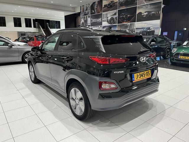 Hyundai Kona EV Fashion 64 kWh | SOH 91,6% | Navi | Adaptieve cruise control, Camera | Dodehoek bewaking Keyless entry | Apple carplay Android auto
