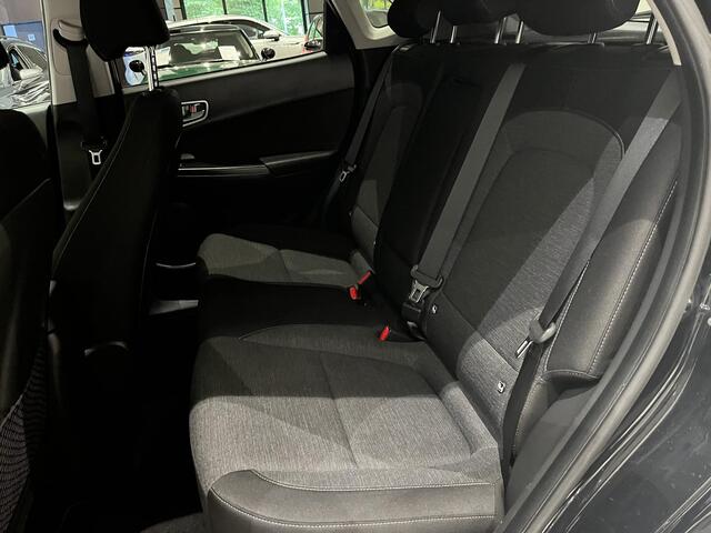 Hyundai Kona EV Fashion 64 kWh | SOH 91,6% | Navi | Adaptieve cruise control, Camera | Dodehoek bewaking Keyless entry | Apple carplay Android auto