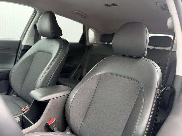 Hyundai Kona 1.6 GDI HEV Comfort Smart Automaat / Fabrieksgarantie tot 2-2030 / Stoel- & Stuurverwarming / Navigatie / Achteruitrijcamera / Adaptive Cruise Control / Climate Control / LED Verlichting /