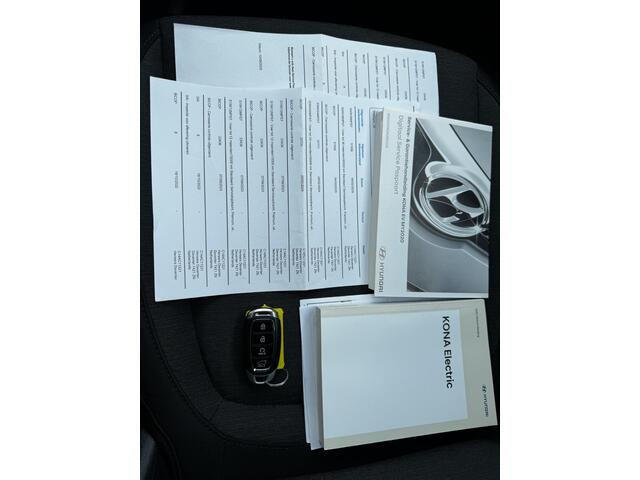 Hyundai Kona EV Fashion 64 kWh / SOH 100% / Stoelverwarming / Trekhaak / Apple Carplay/Android Auto / Cruise Control Adaptief