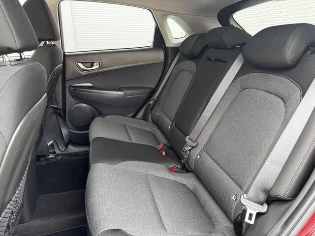Hyundai Kona EV Fashion 64 kWh / SOH 100% / Stoelverwarming / Trekhaak / Apple Carplay/Android Auto / Cruise Control Adaptief
