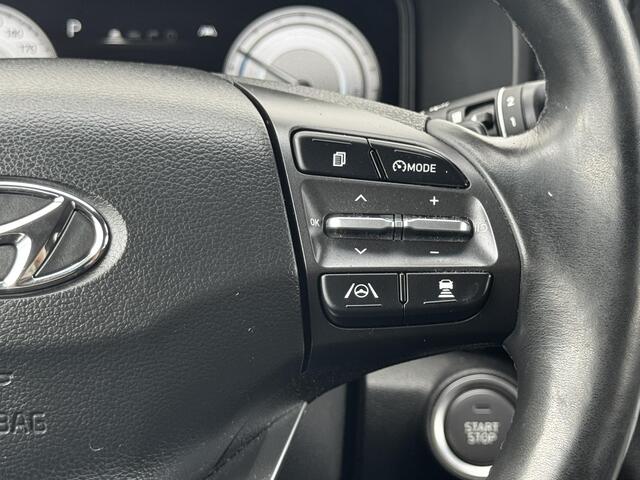 Hyundai Kona EV Fashion 64 kWh / SOH 100% / Stoelverwarming / Trekhaak / Apple Carplay/Android Auto / Cruise Control Adaptief