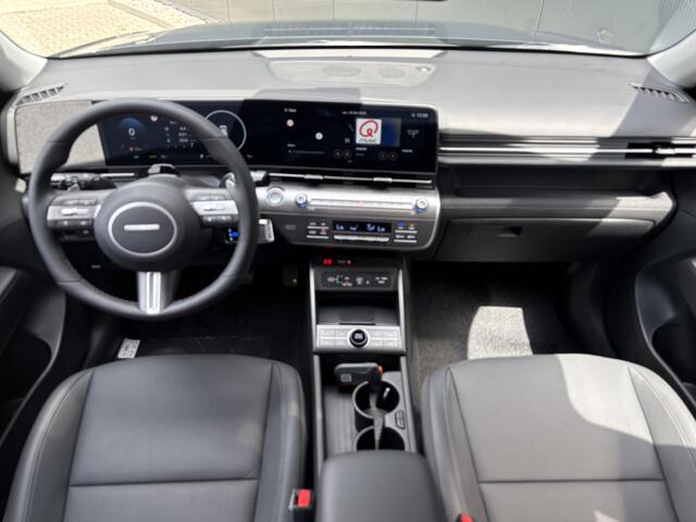 Hyundai Kona 1.6 GDI HEV Premium Sky / ¤ 4.500,- voorraad voordeel / Prijs is rijklaar / Schuif/Kanteldak / Voorstoel verkoeling en verwarming / Achterbank verwarming / Apple Carplay/Android Auto / Airco / Ledere bekleding /