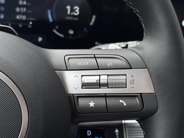 Hyundai Kona 1.6 GDI HEV Premium Sky / ¤ 4.500,- voorraad voordeel / Prijs is rijklaar / Schuif/Kanteldak / Voorstoel verkoeling en verwarming / Achterbank verwarming / Apple Carplay/Android Auto / Airco / Ledere bekleding /