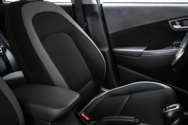 Hyundai Kona 1.0 T-GDI Comfort | CLIMA | STUUR / STOEL- VERWARMING | APPLE | CAMERA | TREKHAAK | 18"