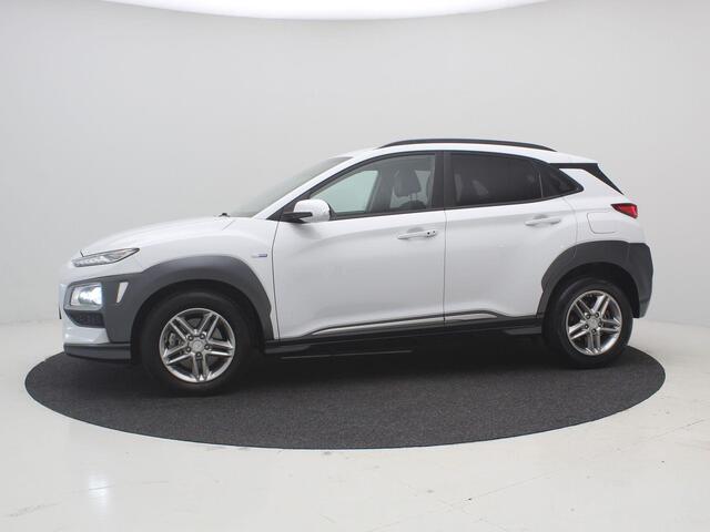 Hyundai Kona 1.6 GDI HEV Premium / Trekhaak / Lederen bekleding / HUD Display / Navigatie / Adaptieve Cruise Control / Elektrisch stoel voor / Stoel verwarming & koeling voor / 1ste eigenaar / NL Auto / Dealeronderhouden/