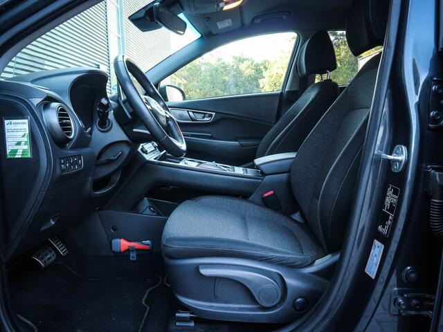 Hyundai Kona EV Fashion 64 kWh Clima | Cruise | Navi | Pdc | Camera | Led | Lichtmetaal | 3 fase lader