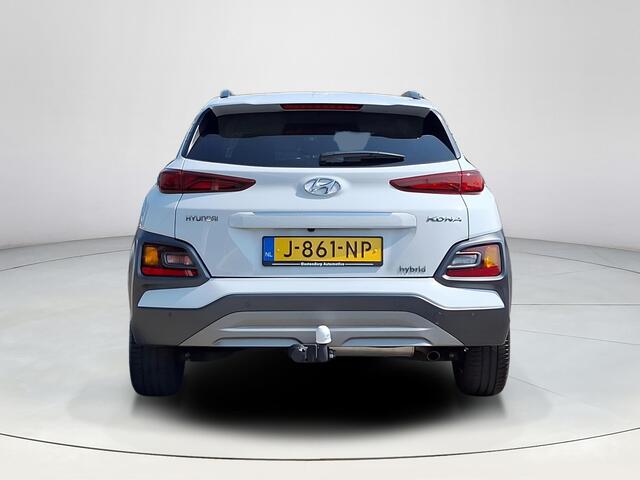 Hyundai Kona 1.6 GDI HEV Fashion | Trekhaak | Cruise control | Navigatiesysteem | Achteruitrijcamera | Lichtmetalenvelgen | Parkeersensoren achter | Climate control |