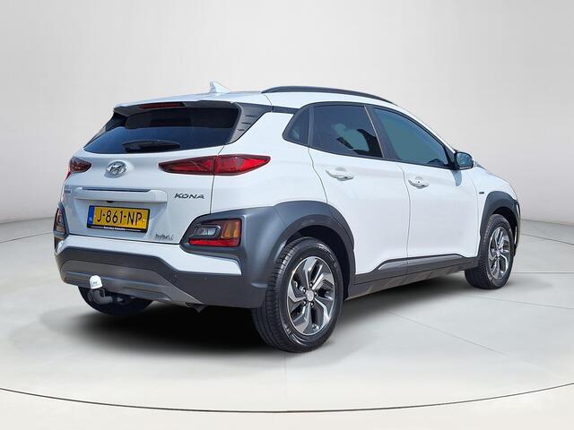 Hyundai Kona 1.6 GDI HEV Fashion | Trekhaak | Cruise control | Navigatiesysteem | Achteruitrijcamera | Lichtmetalenvelgen | Parkeersensoren achter | Climate control |