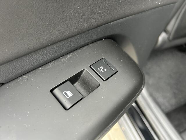 Hyundai Kona 1.6 GDI HEV Premium / All Season Banden / Navigatie / Airco Automatisch / Stoel Verwarming&Verkoeling / Cruise Control Adaptief /