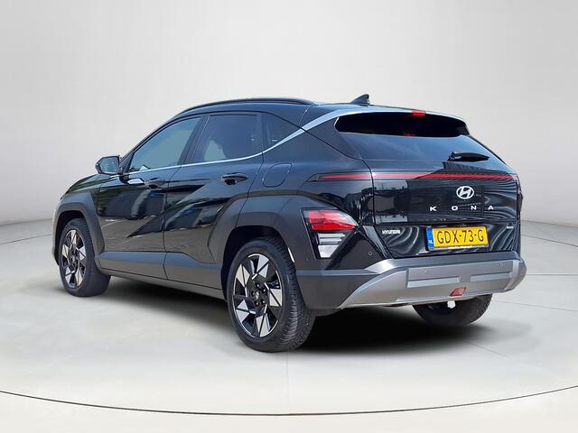 Hyundai Kona 1.6 GDI HEV Premium | Apple Carplay/Android Auto | Stoel/stuurverwarming | Elektrische achterklep | BOSE | 360 graden camera | Lederen bekleding | Elektrische verstelbare stoelen met geheugen |