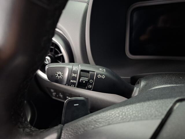 Hyundai Kona 1.6 GDI HEV I Luxe I Stoel- & stuurverwarming I PDC V + A I Keyless I
