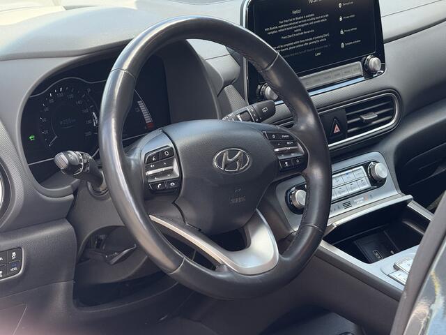 Hyundai Kona EV Premium 64 kWh Leer / Head-Up / Stoel verwarming & Koeling / Winterbanden