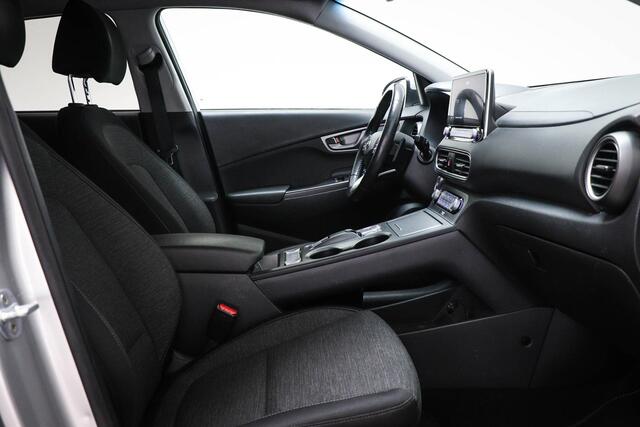 Hyundai Kona EV Fashion Sky 64 kWh | STUURVERWARMING | DAB | DRAADLOZE LADER | APPLE | CAMERA
