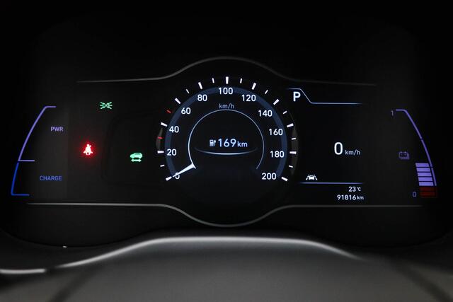 Hyundai Kona EV Fashion Sky 64 kWh | STUURVERWARMING | DAB | DRAADLOZE LADER | APPLE | CAMERA