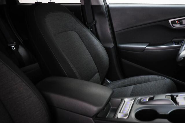 Hyundai Kona EV Fashion Sky 64 kWh | STUURVERWARMING | DAB | DRAADLOZE LADER | APPLE | CAMERA