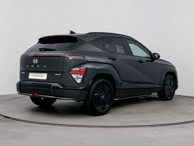 Hyundai Kona Electric Long Range Pure Edition 64.8 kWh | Apple Carplay/Android Auto | Lichtmetalen velgen 5-spaaks 17" N | Navigatiesysteem full map | Stoel -en stuurverwarming