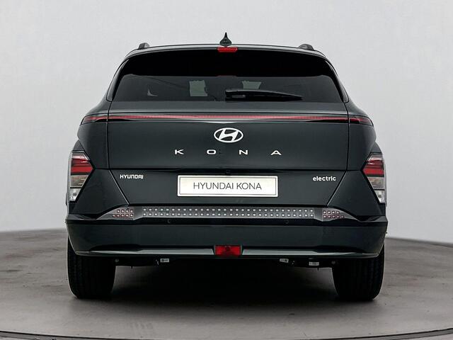 Hyundai Kona Electric Long Range Pure Edition 64.8 kWh | Apple Carplay/Android Auto | Lichtmetalen velgen 5-spaaks 17" N | Navigatiesysteem full map | Stoel -en stuurverwarming
