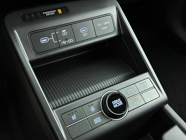 Hyundai Kona Electric Long Range Pure Edition 64.8 kWh | Apple Carplay/Android Auto | Lichtmetalen velgen 5-spaaks 17" N | Navigatiesysteem full map | Stoel -en stuurverwarming