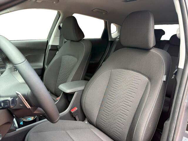 Hyundai Kona Electric Long Range Pure Edition 64.8 kWh | STOEL + STUURVERW. | ADAPTIVE CRUISE | CAMERA | APPLE CARPLAY / ANDROID AUTO |