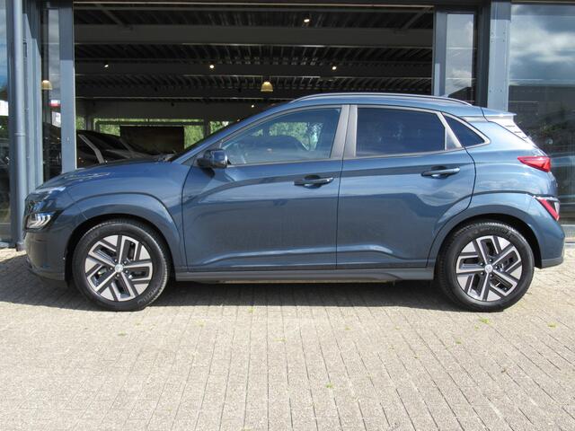 Hyundai Kona EV Premium 64 kWh | 3 fase | warmtepomp 1e eigen | full option! | leder | head-up | elektr.stoelen| adpt.cruise