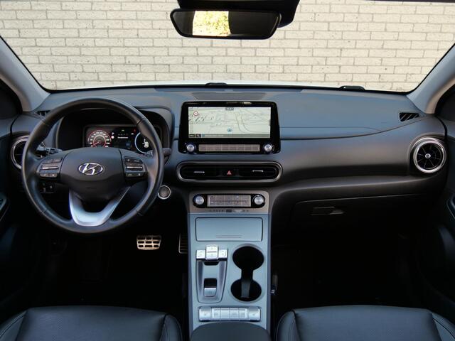 Hyundai Kona EV 64kWh PREMIUM/ LEER/ HEAD-UP/ BLINDSPOT/ SOH 98%