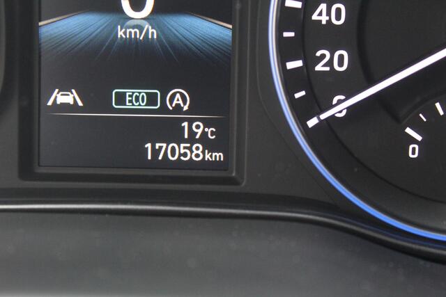 Hyundai Kona 1.0 T-GDI Comfort Smart , Unieke auto Slechts 17000km Climate control , Achteruitrij camera , Bluetooth Apple carplay , Trekhaak