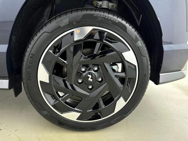 Hyundai Kona Electric N Line Business 64.8 kWh | Warmtepomp | Airco (automatisch) | Apple Carplay/ Android Auto | lichtmetalen velgen 5-spaaks 19" | N Line exterieur | Navigatiesysteem full map |